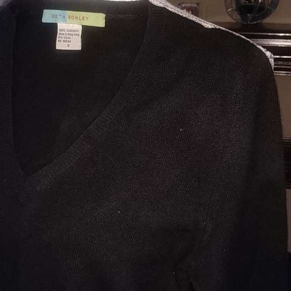 Black Cashmere Sweater - Picture 5 of 6